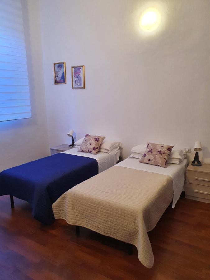Arena Suite City Centre All Comforts - With Free Parking Garage - Con Parcheggio Incluso - Metro Verde Greenline Moscova Mailand